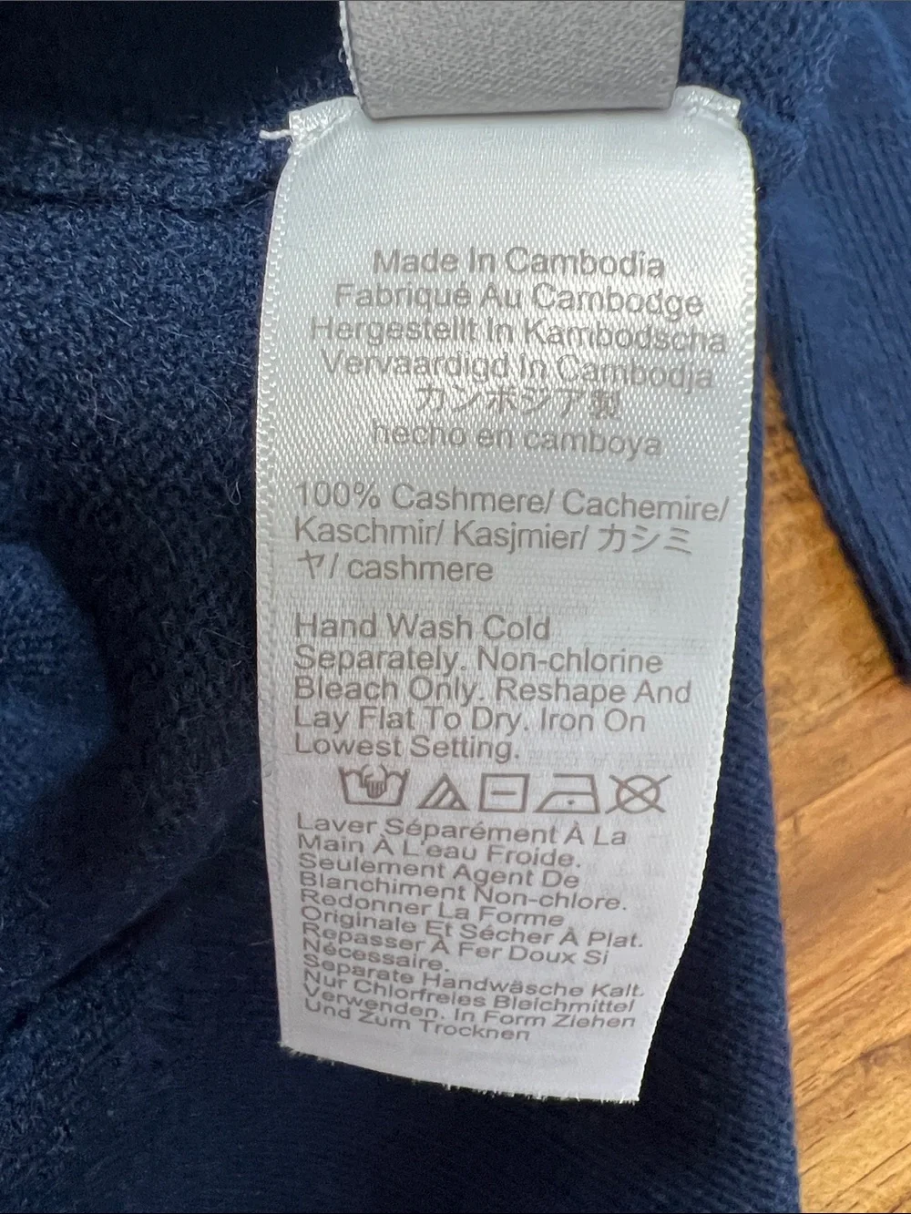 J. Crew Classic Fit Cashmere Crewneck Sweater in Navy Blue Size Small NWT